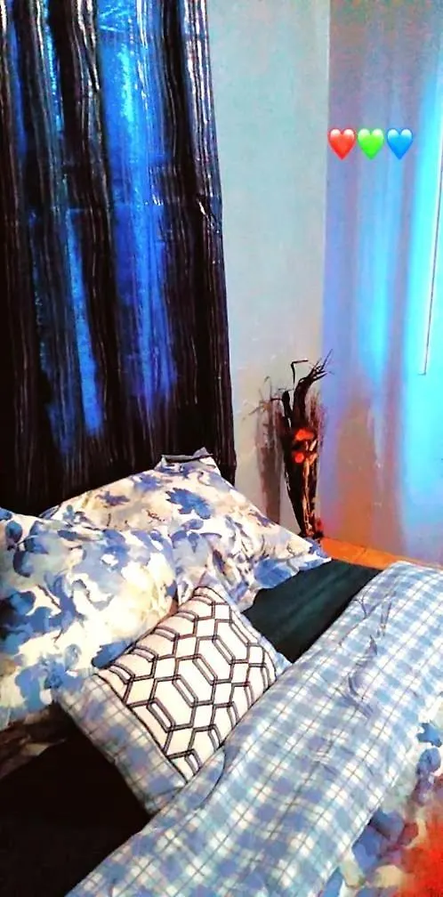 Navy Blue Hotel Curepe Guest house
