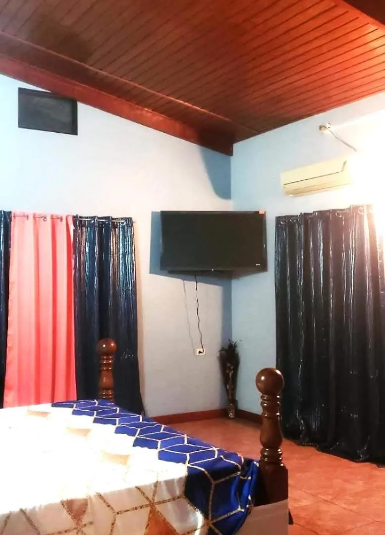 Guest house Navy Blue Hotel Curepe