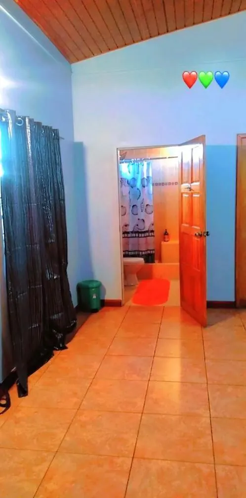 Navy Blue Hotel Curepe 0*,
